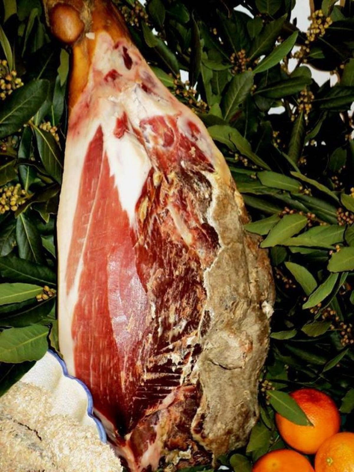 Passa! Che apriamo il prosciutto di scrofa...