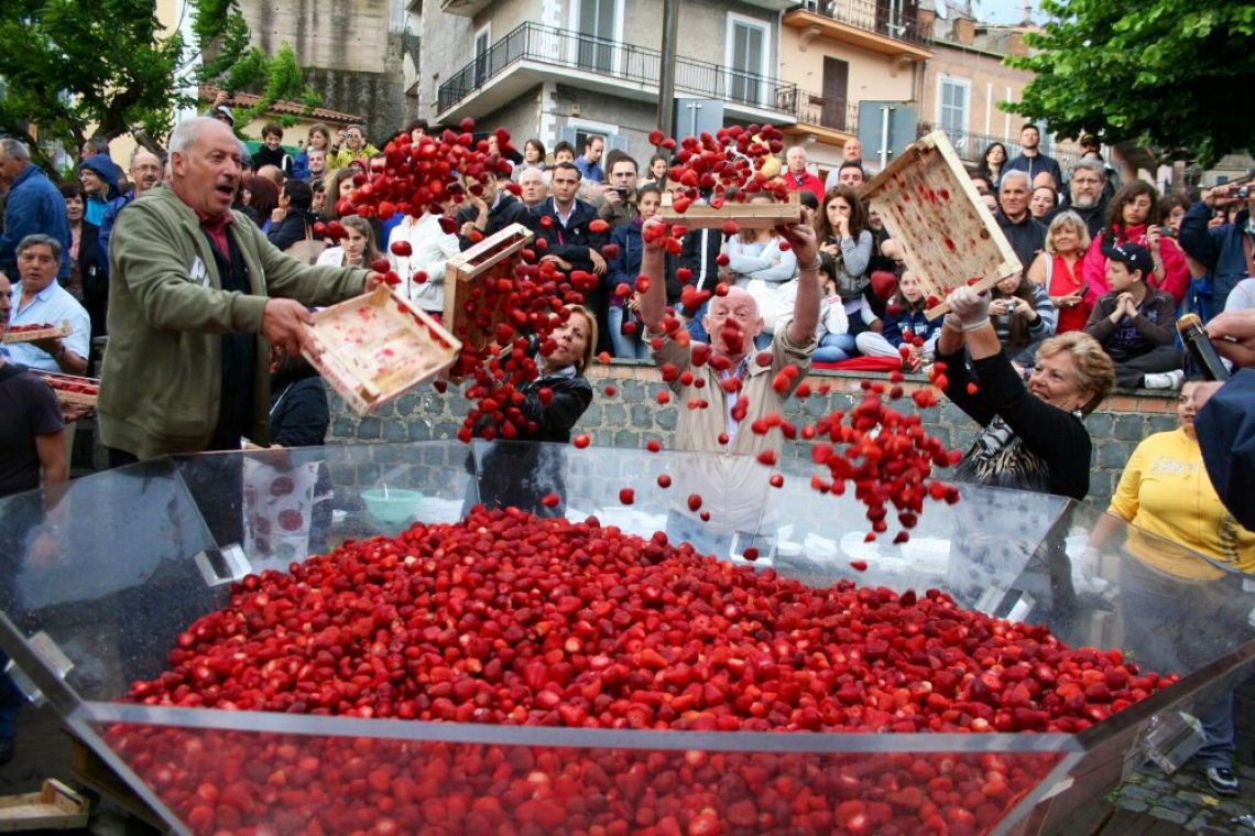 Sagra delle Fragole a Nemi