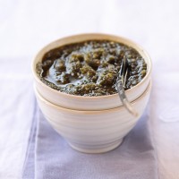 Pesto di salvia e mandorle