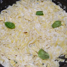 Tagliatelle panna e basilico