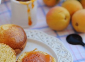 Marmellata di albicocche e rosmarino