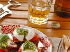 Crostini mozzarella di bufala e peperoni