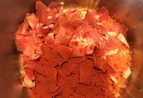 Zuppa di verza rossa e speck