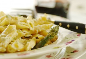 Garganelli asparagi e noci