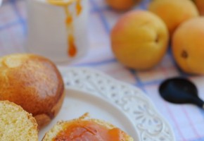 Marmellata di albicocche e rosmarino