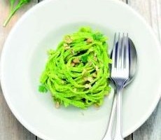 Fettuccine al pesto di prezzemolo e noci