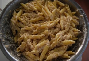 Penne con purea di tonno