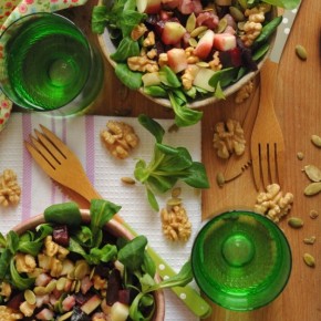 Insalata di valeriana, barbabietole e noci