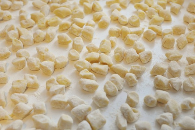 Gnocchi di patate sul piano infarinato