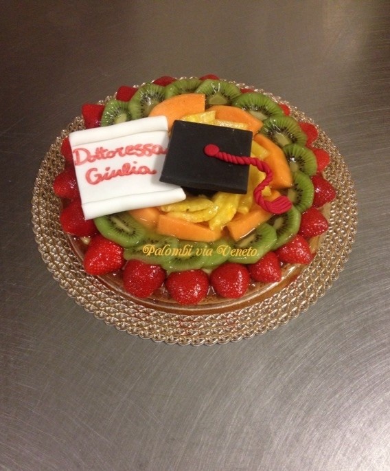 Come decorare anche una semplice torta di frutta!