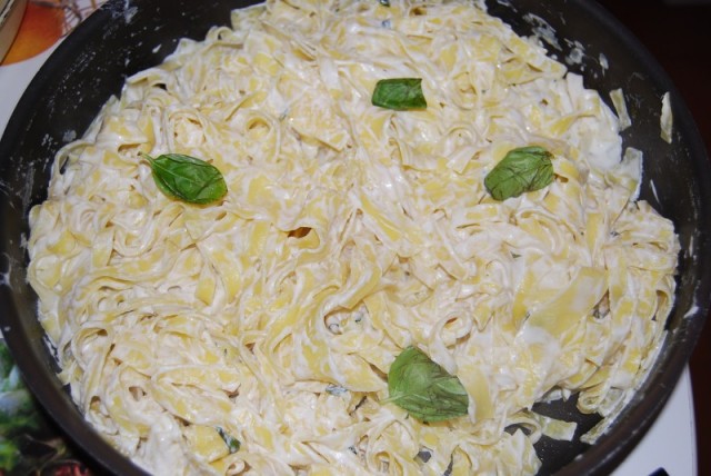 Tagliatelle panna e basilico