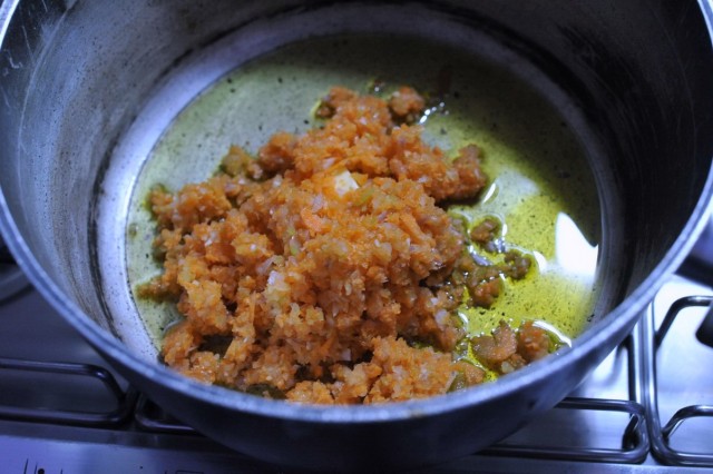 Soffritto di sedano, carota e cipolla