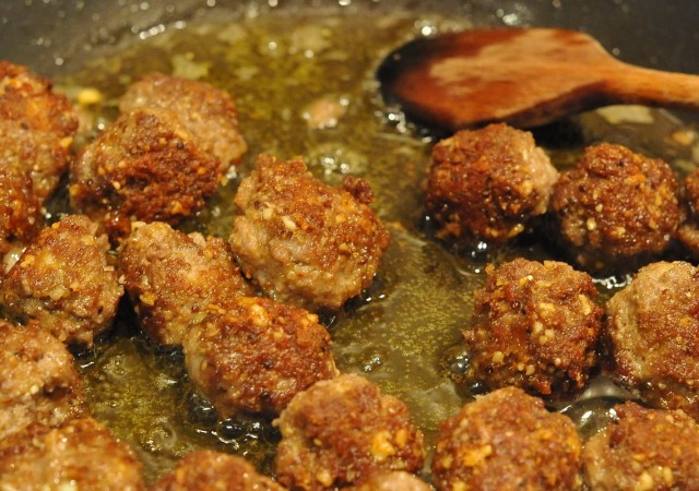 Polpette di vitellone a metà cottura