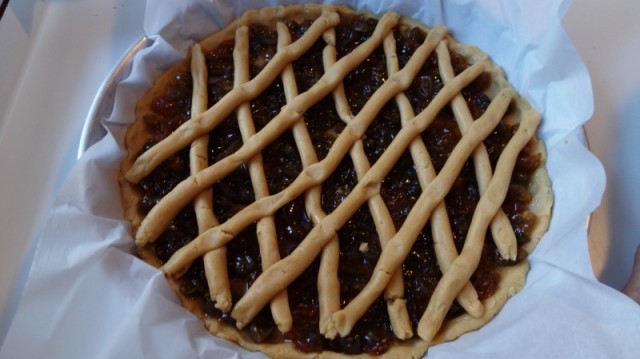 Intreccio sulla crostata finito