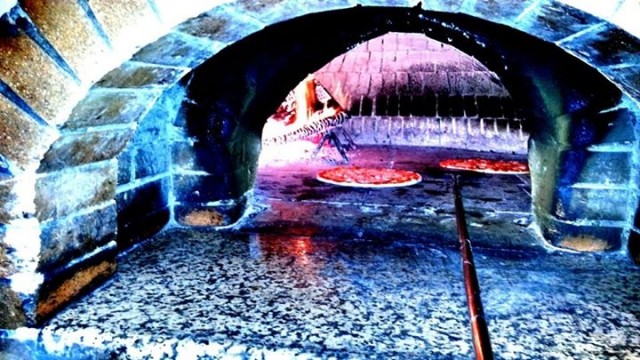 Queen's Pub Pizzeria