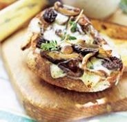 Crostini ai funghi