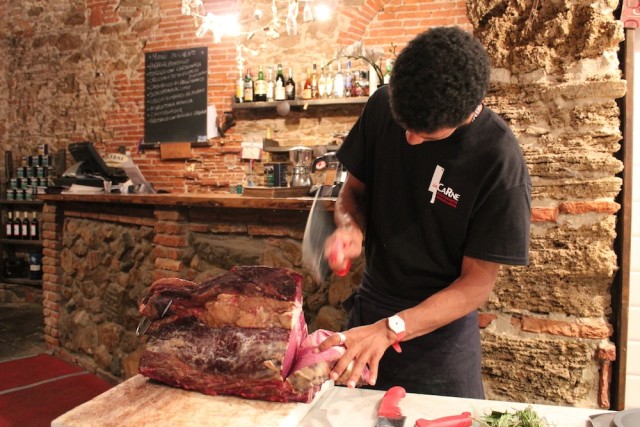 In Carne, taglio