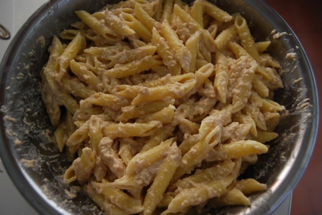 Penne con purea di tonno